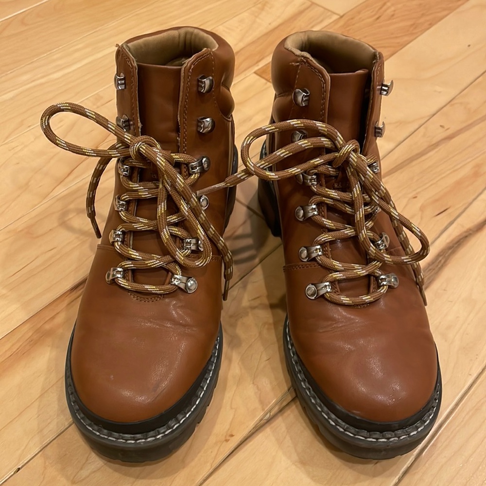 Universal Thread brown leather boots size 7.5